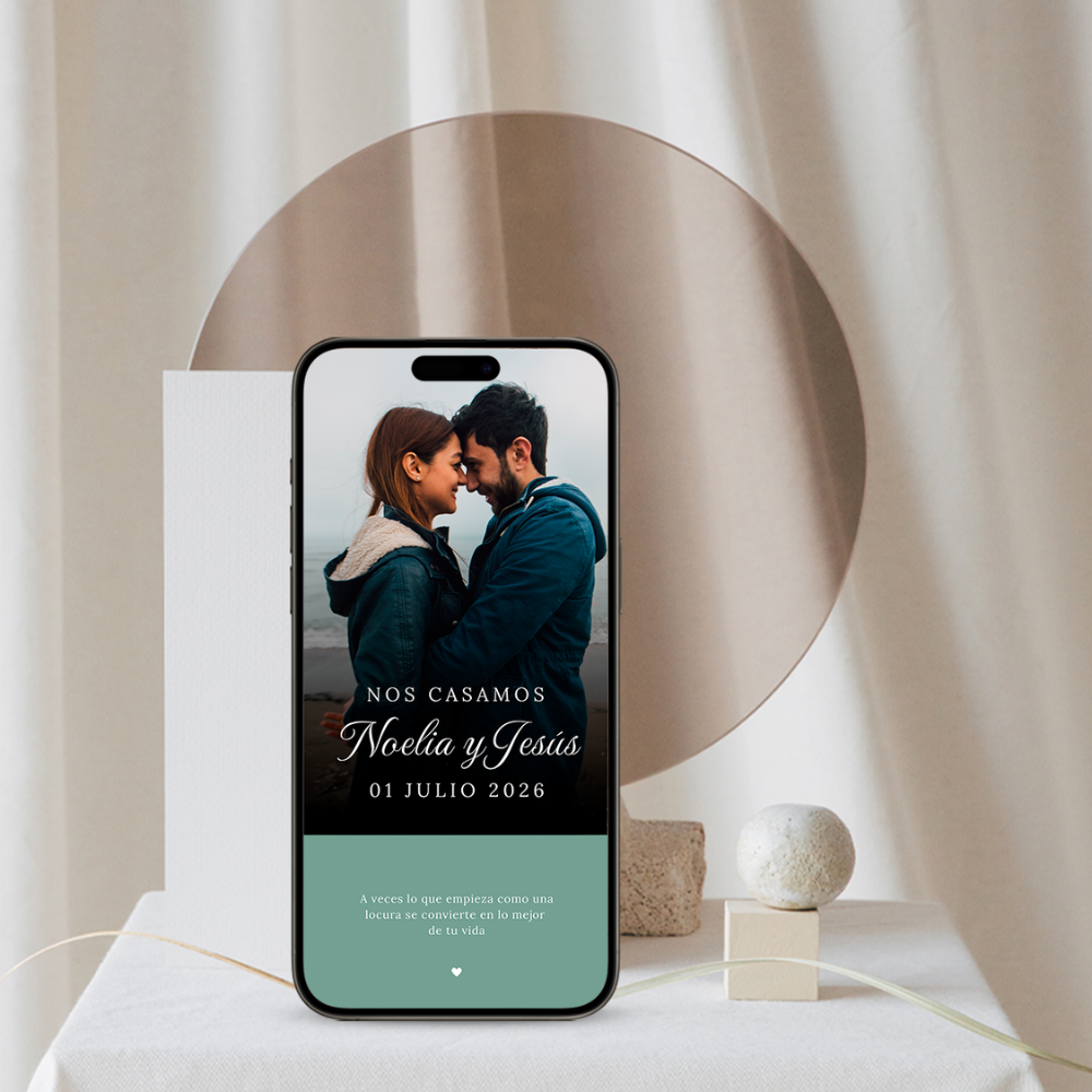Imagen que muestra portada invitacion digital de boda con fotos color sage